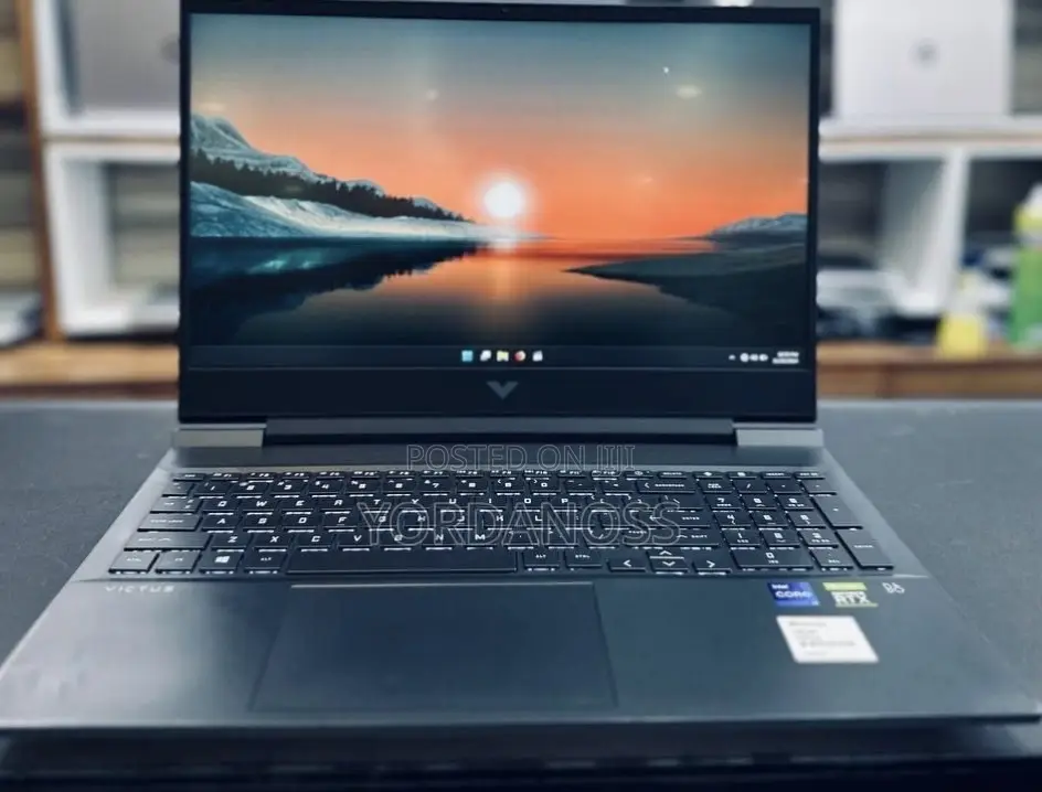 New Laptop HP Victus 16 16GB Intel Core i7 SSD 512GB
