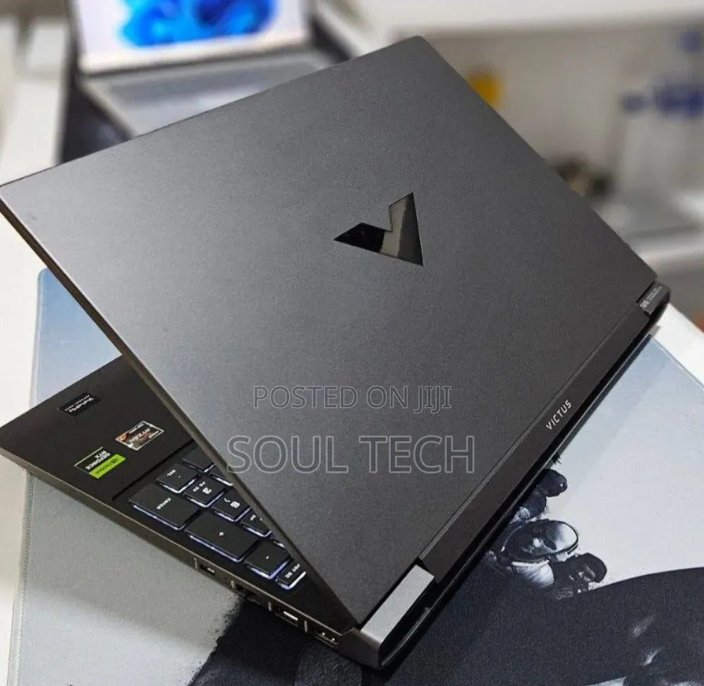 New Laptop HP Victus 15 16GB AMD Ryzen 7 SSD 512GB