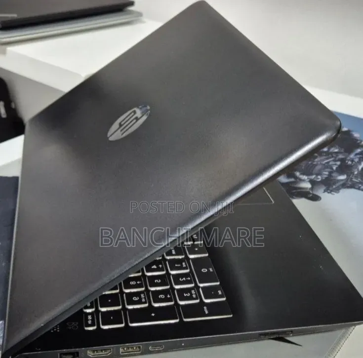 New Laptop HP Pavilion 15 8GB Intel Core i7 SSD 256GB