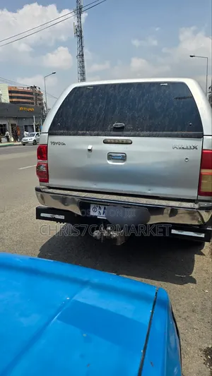 Toyota Hilux 2012 Gold