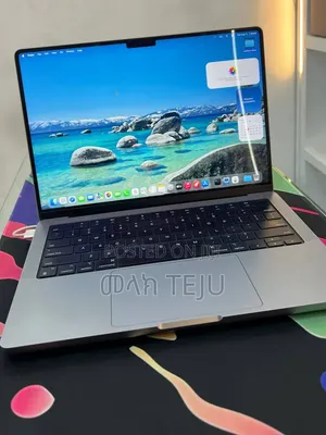 New Laptop Apple MacBook Pro 2024 M3 8GB Apple M3 SSD 512GB