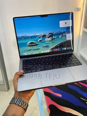 New Laptop Apple MacBook Pro 2024 M3 8GB Apple M3 SSD 512GB