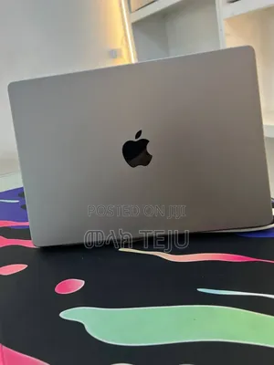 New Laptop Apple MacBook Pro 2024 M3 8GB Apple M3 SSD 512GB