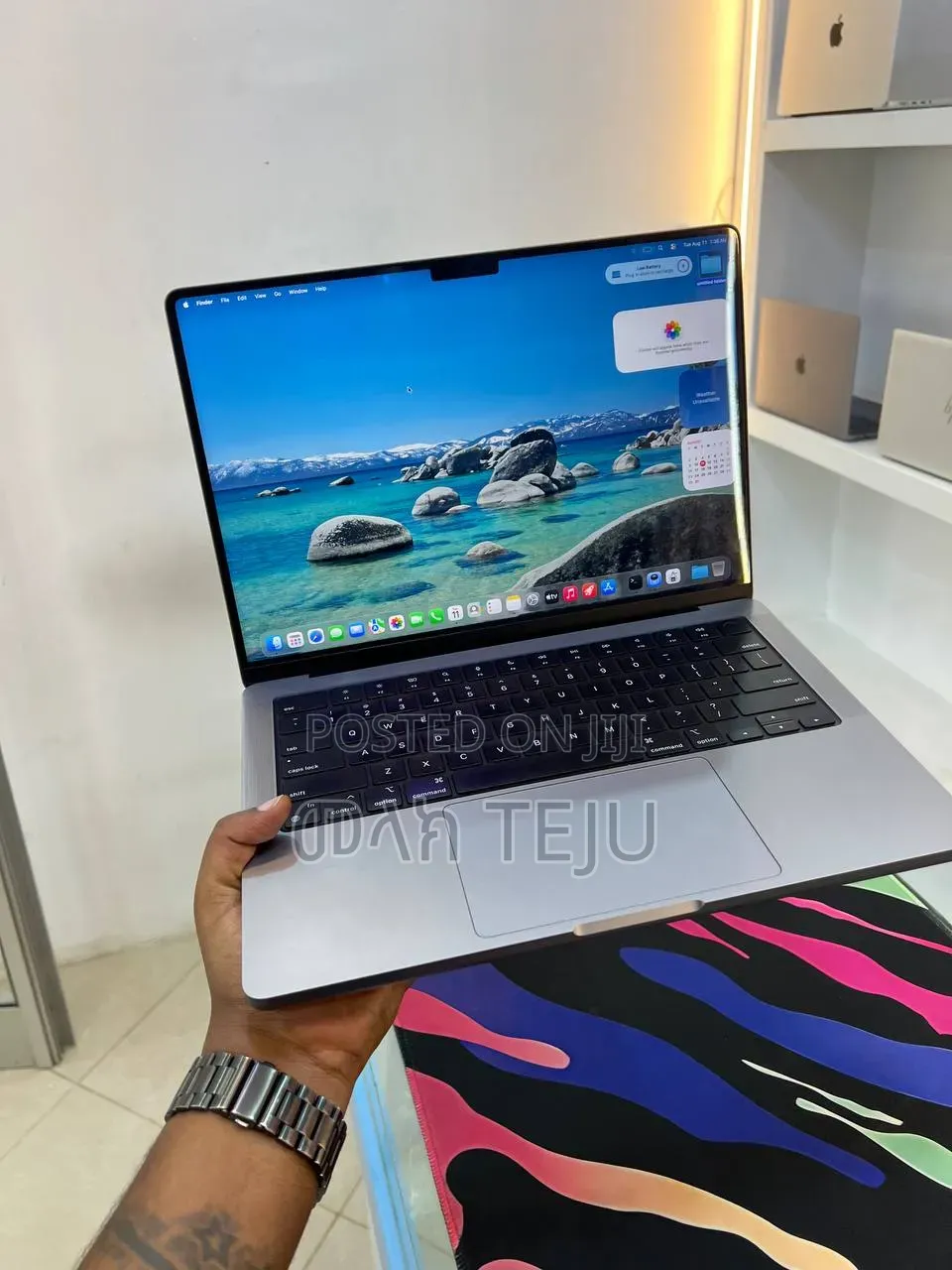 New Laptop Apple MacBook Pro 2024 M3 8GB Apple M3 SSD 512GB