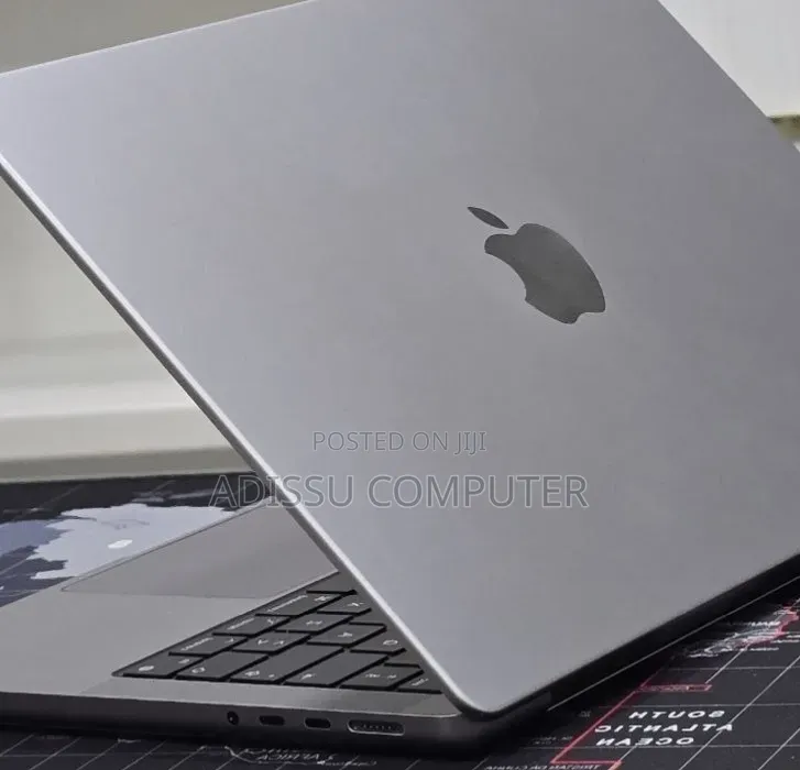 New Laptop Apple MacBook Pro 2019 32GB Apple M1 Pro SSD 512GB