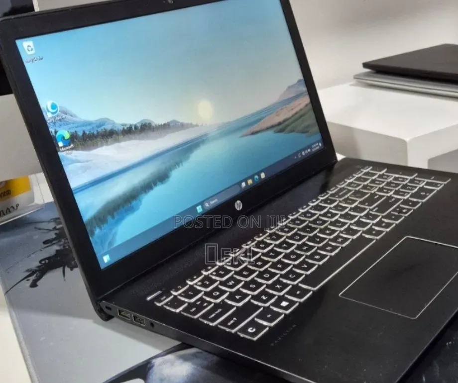 New Laptop HP Pavilion Power 15 8GB Intel Core i7 SSD 256GB