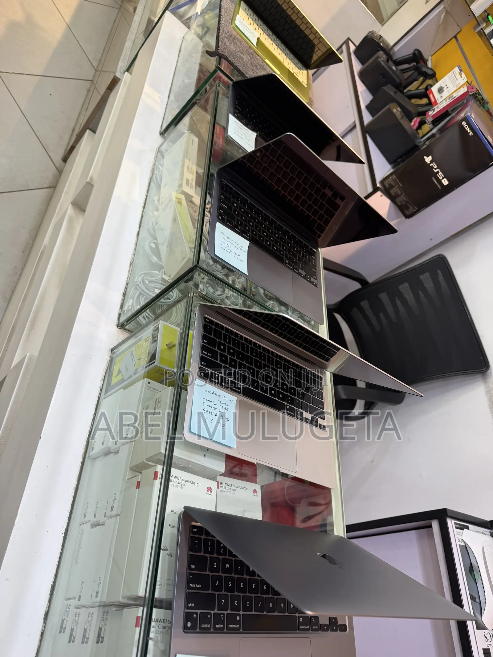 New Laptop Apple MacBook Air 2020 M1 8GB Apple M1 SSD 256GB