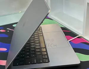 New Laptop Apple MacBook Pro 2023 M3 8GB Apple M3 Pro SSD 512GB