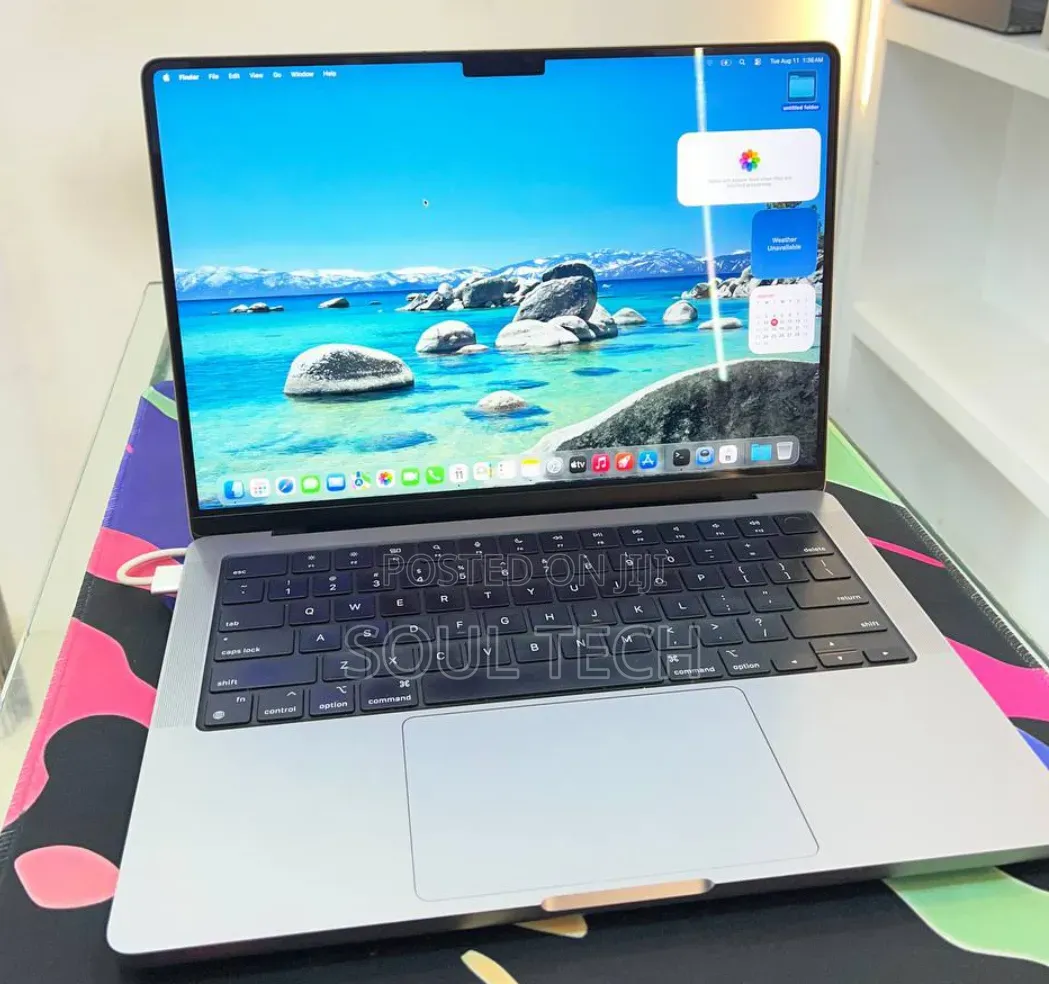 New Laptop Apple MacBook Pro 2023 M3 8GB Apple M3 Pro SSD 512GB