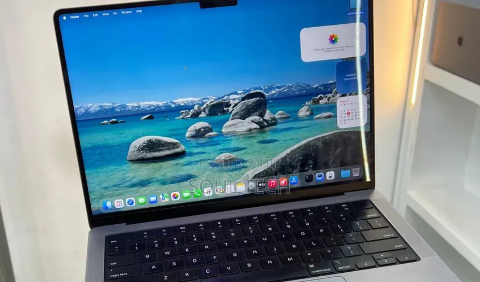 New Laptop Apple MacBook Pro 2023 M3 8GB Apple M3 Pro SSD 512GB