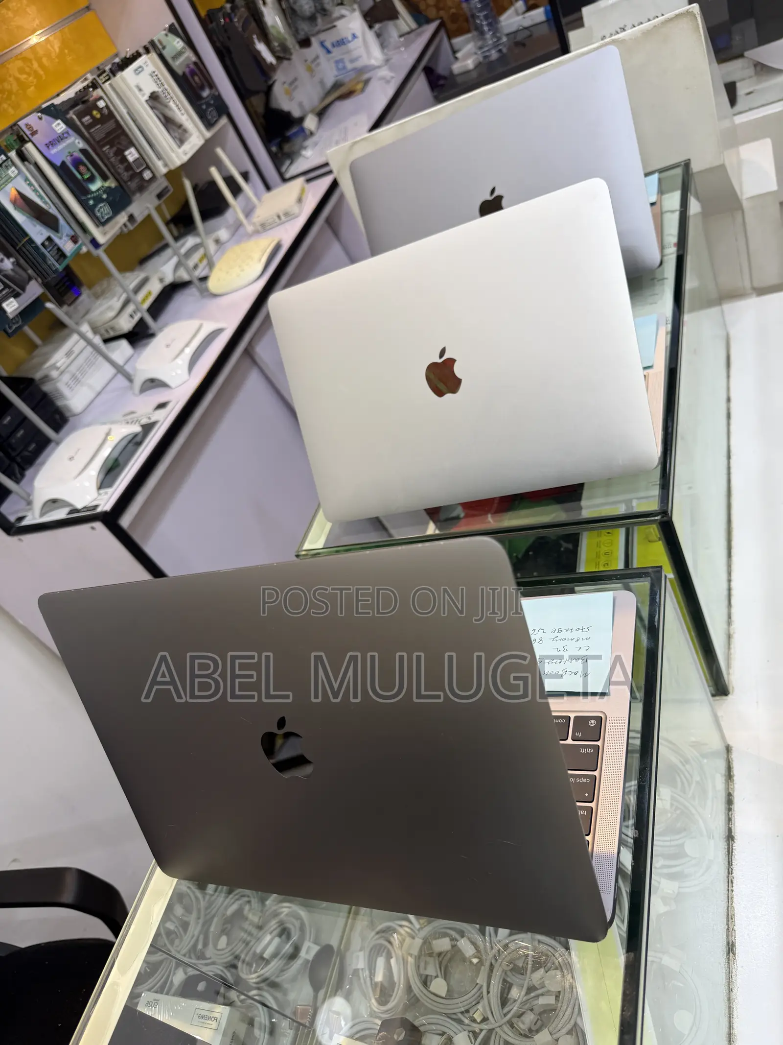 New Laptop Apple MacBook Air 2020 M1 8GB Apple M1 SSD 256GB