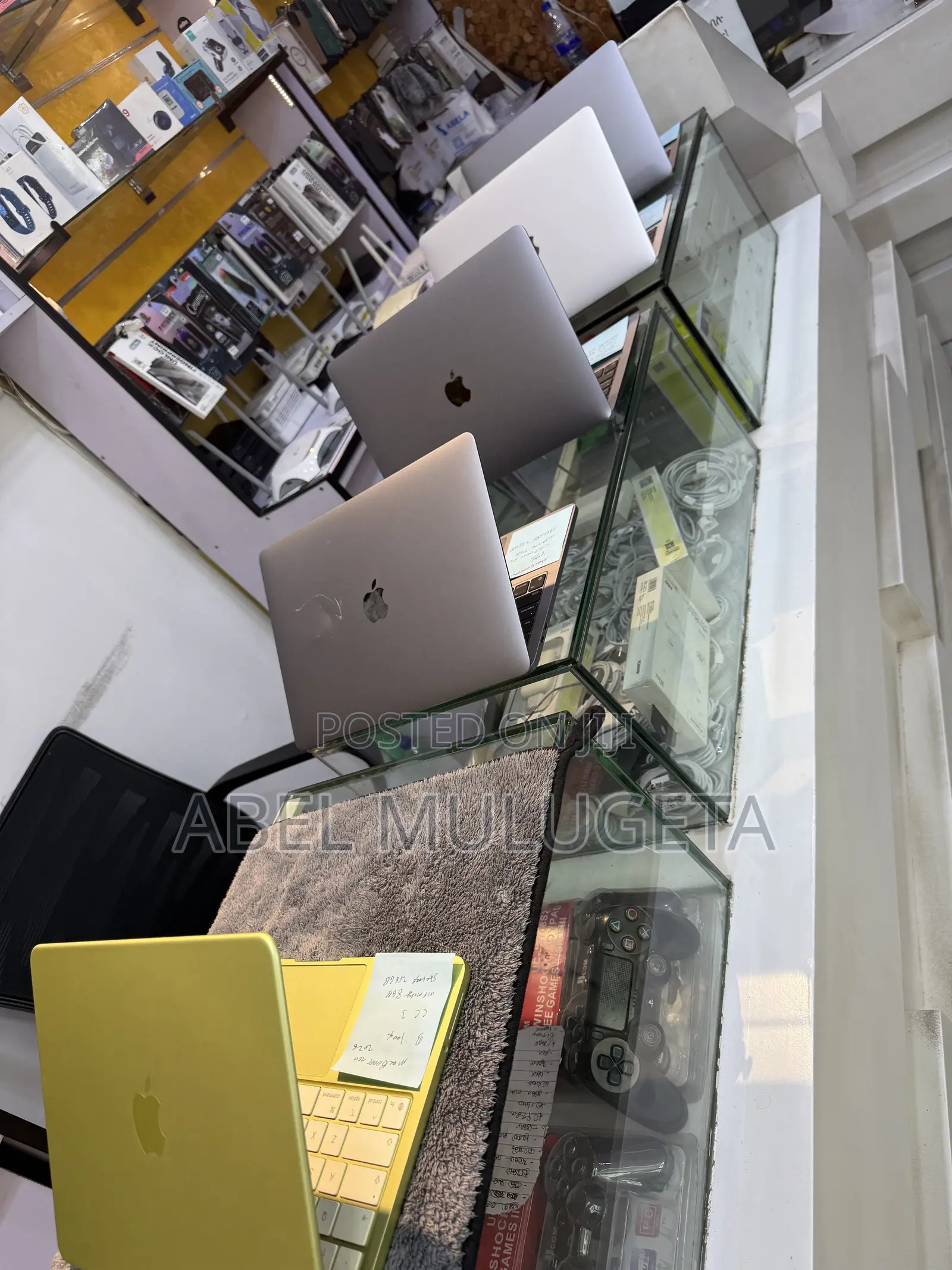New Laptop Apple MacBook Air 2020 M1 8GB Apple M1 SSD 256GB