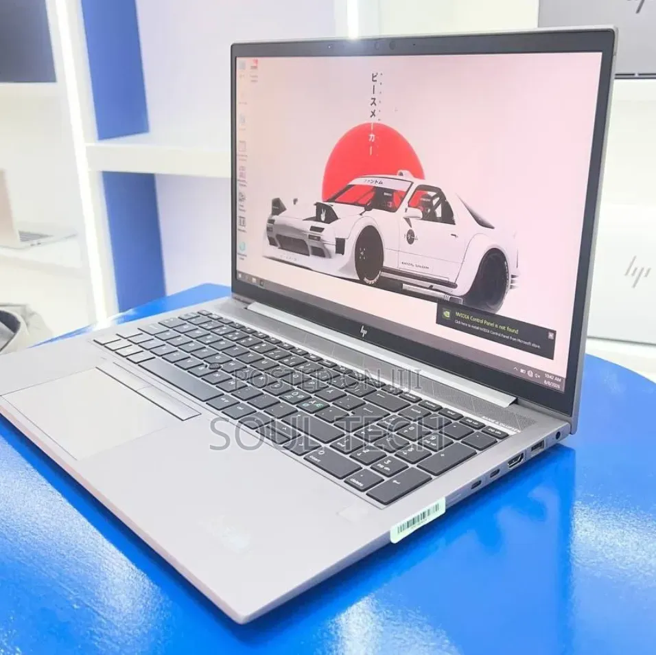 New Laptop HP ZBook Firefly G8 16GB Intel Core i7 SSD 512GB