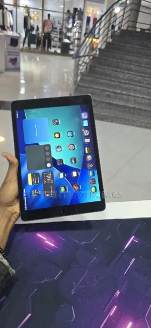 New Apple iPad 10.2 (2020) 64 GB Gray