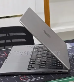 New Laptop Apple MacBook Pro 2021 M1 32GB Apple M1 Pro SSD 512GB
