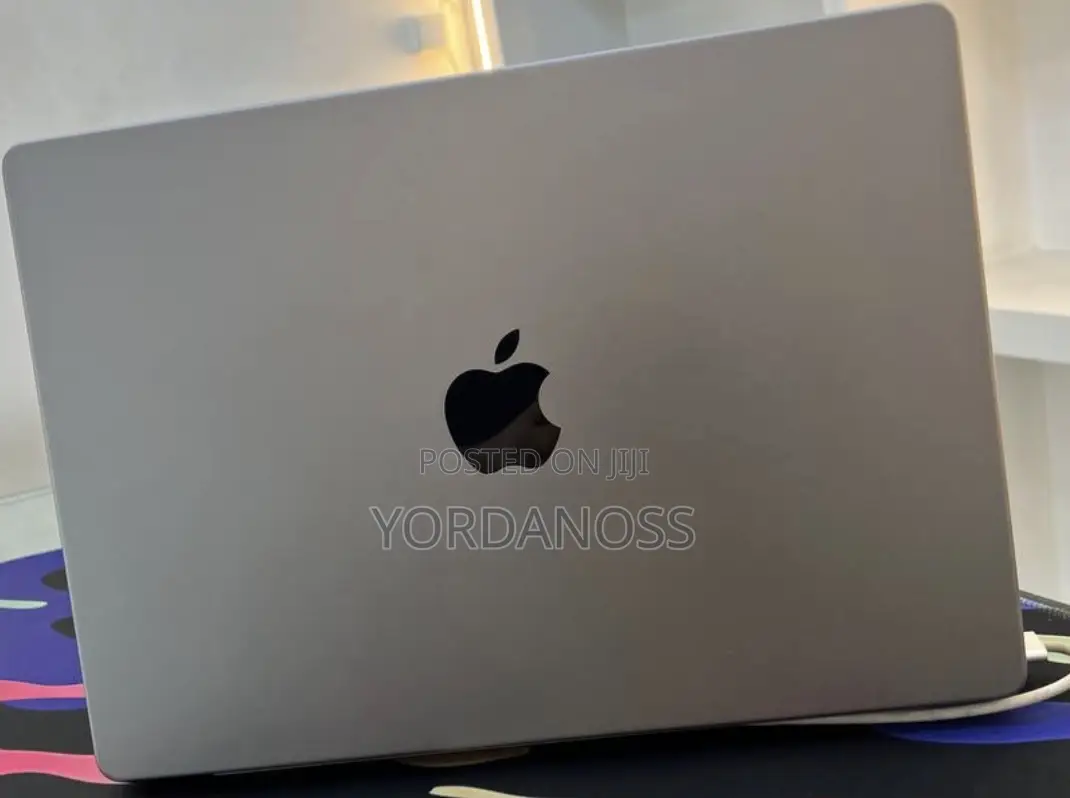 New Laptop Apple MacBook Pro 2023 M3 8GB Apple M3 SSD 512GB
