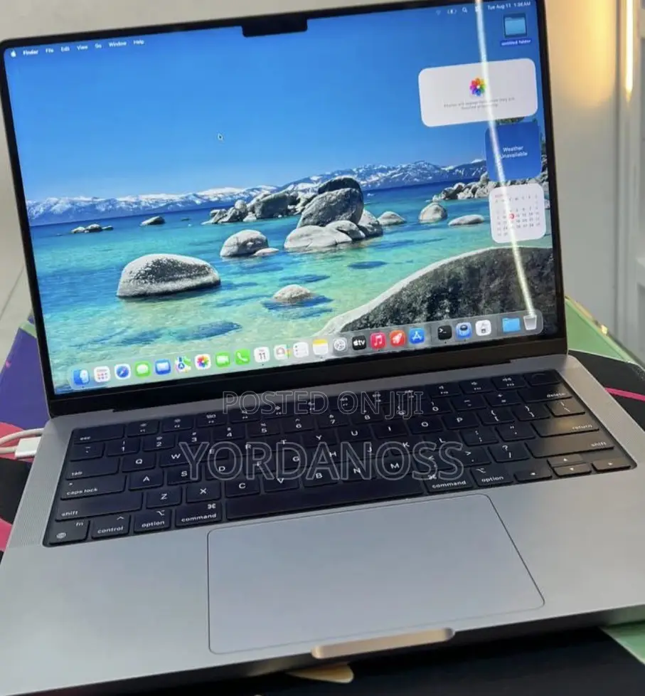 New Laptop Apple MacBook Pro 2023 M3 8GB Apple M3 SSD 512GB