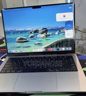 New Laptop Apple MacBook Pro 2023 M3 8GB Apple M3 SSD 512GB
