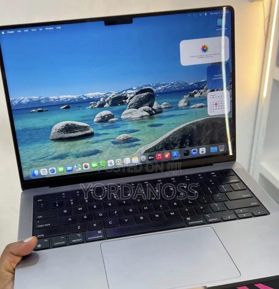New Laptop Apple MacBook Pro 2023 M3 8GB Apple M3 SSD 512GB