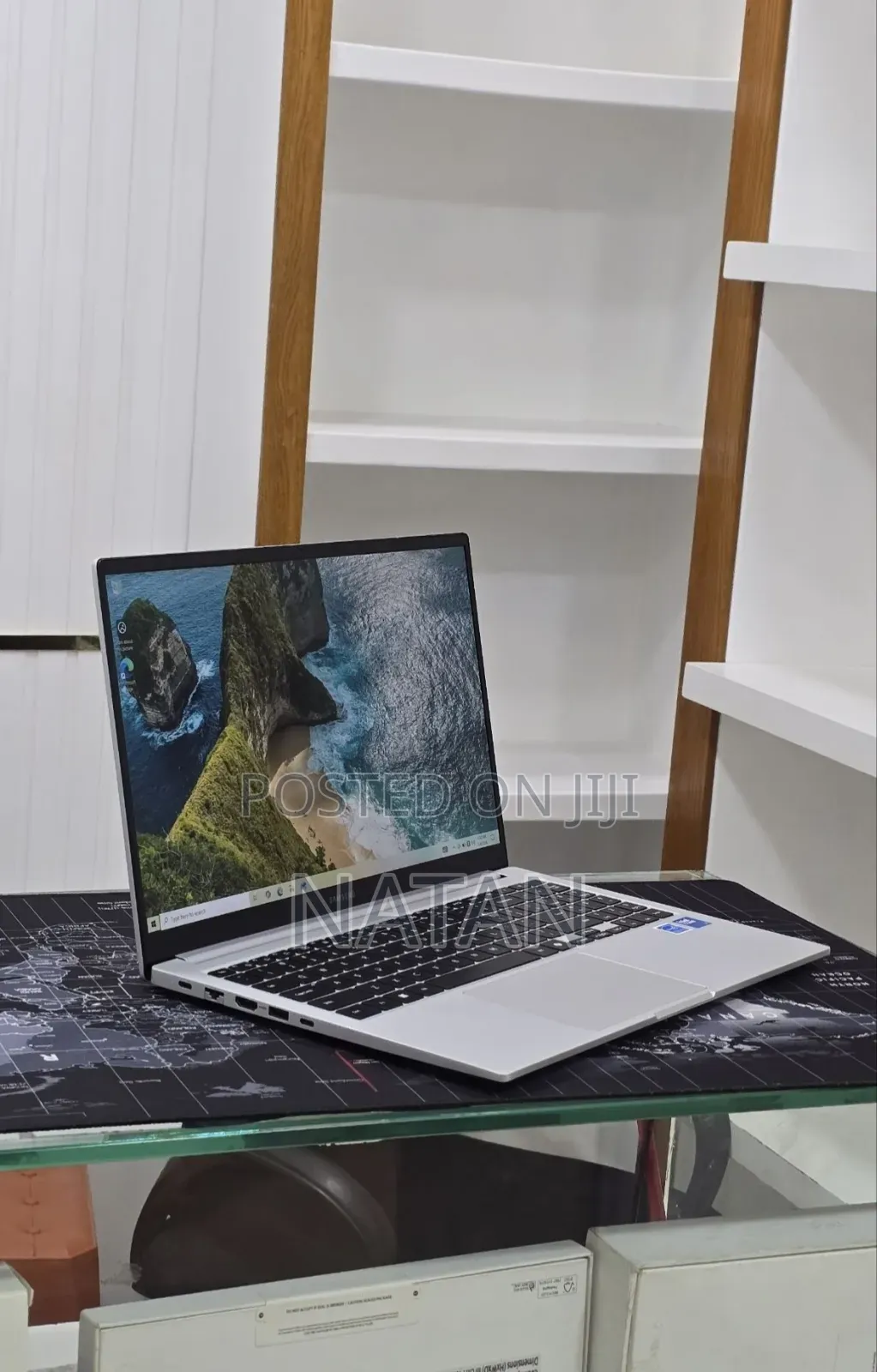 New Laptop Samsung Galaxy Book4 16GB Intel Core 7 SSD 512GB