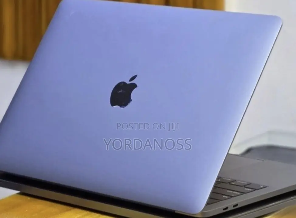 New Laptop Apple MacBook Pro 2019 16GB Intel Core i7 SSD 512GB