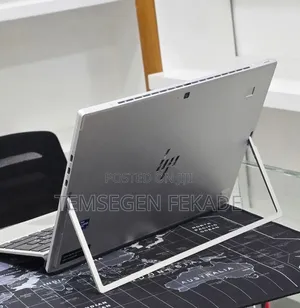 New Laptop HP X2 8GB Intel Core i5 SSD 256GB