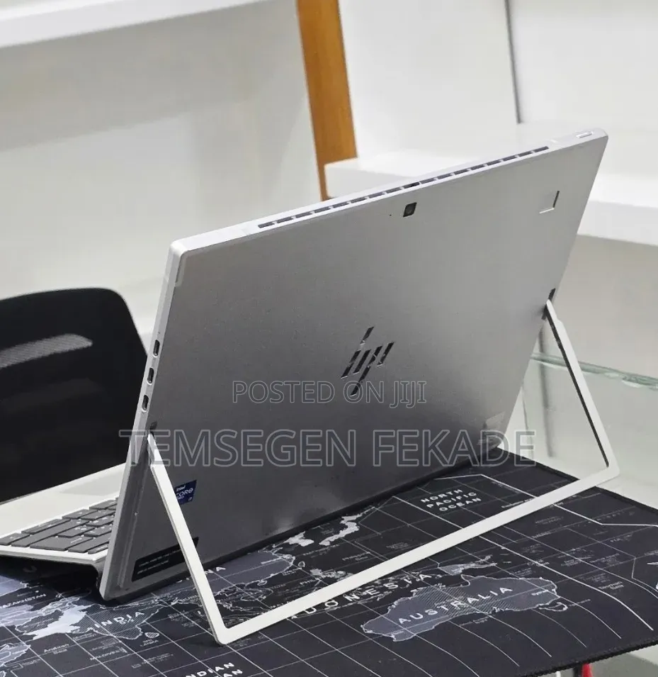New Laptop HP X2 8GB Intel Core i5 SSD 256GB