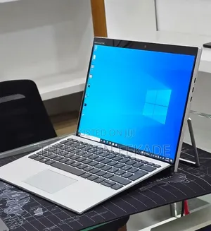 New Laptop HP X2 8GB Intel Core i5 SSD 256GB