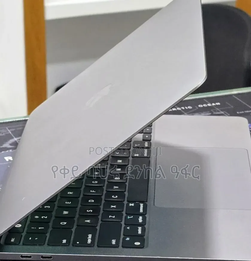 New Laptop Apple MacBook Pro 2019 16GB Intel Core M2 SSD 512GB