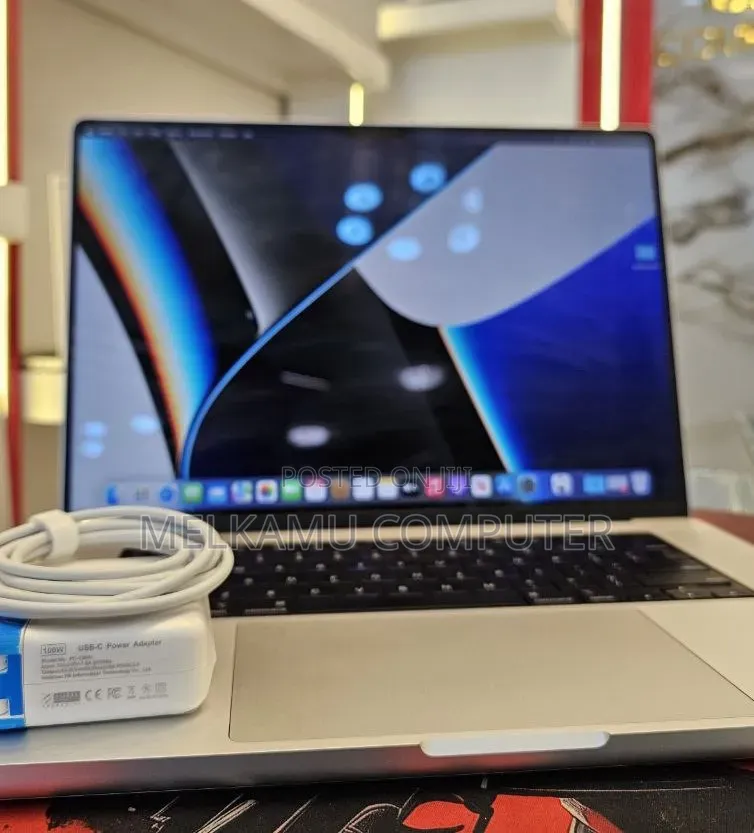 New Laptop Apple MacBook Pro 2021 M1 16GB Apple M1 SSD 512GB
