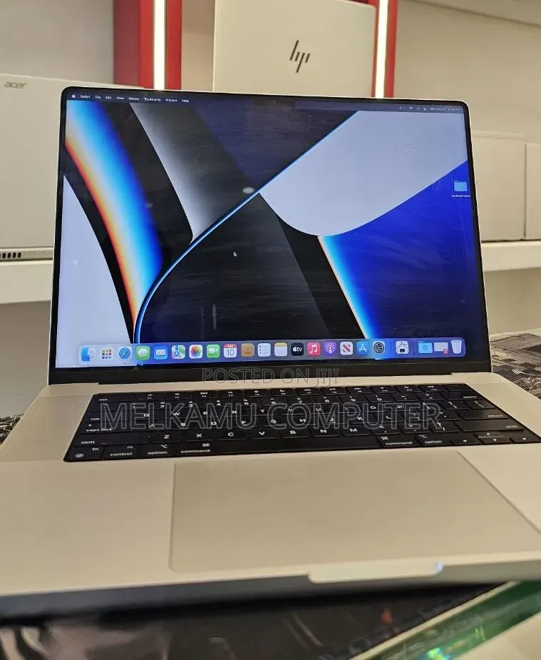 New Laptop Apple MacBook Pro 2021 M1 16GB Apple M1 SSD 512GB