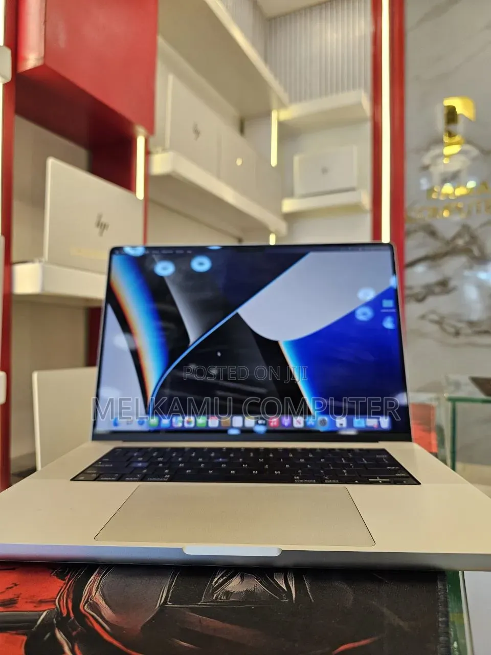New Laptop Apple MacBook Pro 2021 M1 16GB Apple M1 SSD 512GB