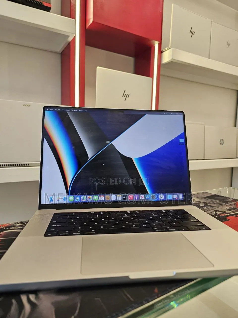 New Laptop Apple MacBook Pro 2021 M1 16GB Apple M1 SSD 512GB