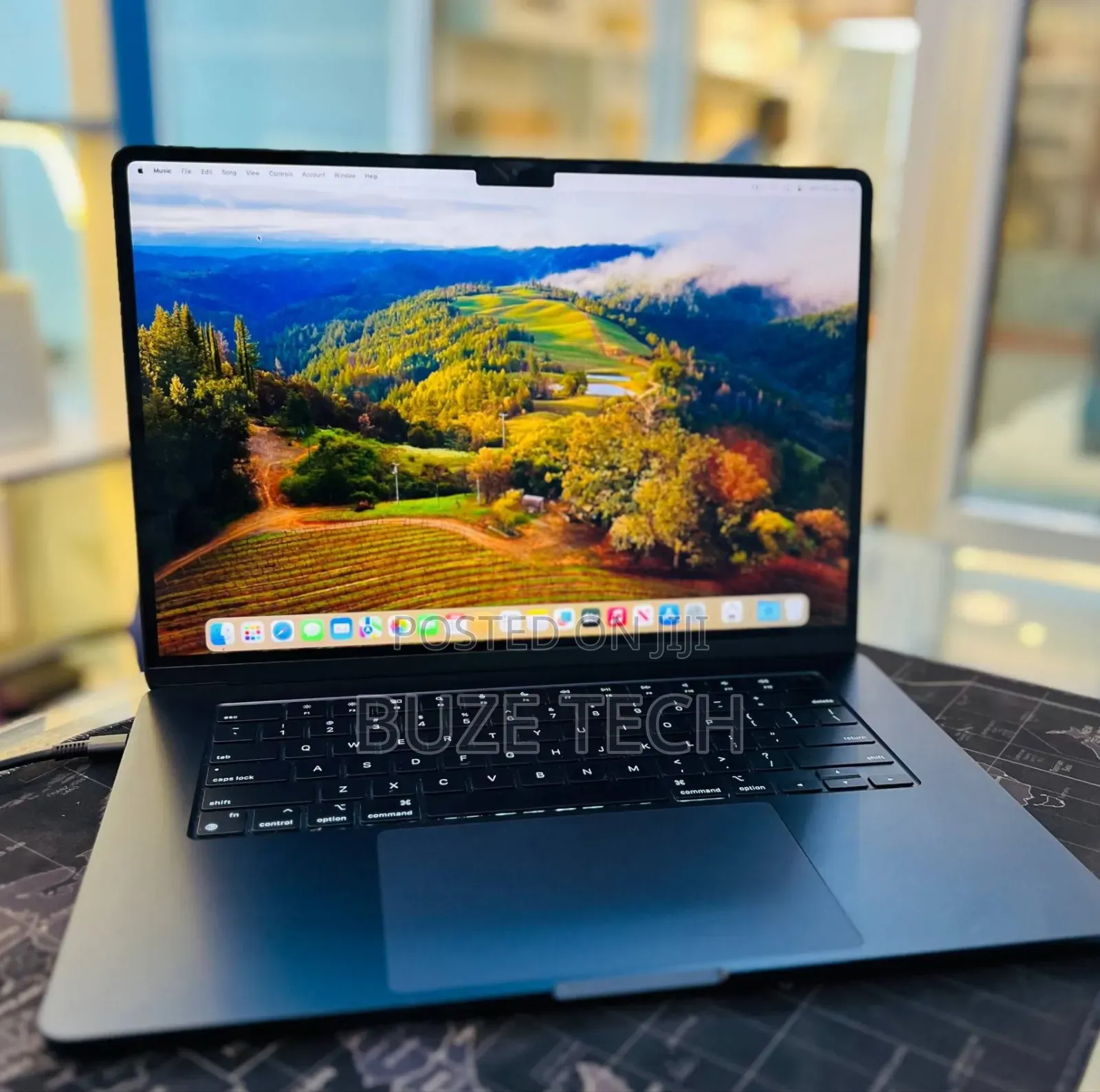 New Laptop Apple MacBook Air 2024 M3 8GB Apple M3 SSD 256GB