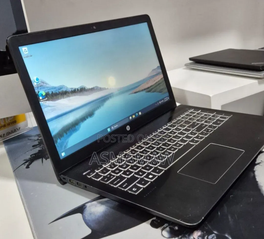 New Laptop HP Pavilion 14 8GB Intel Core i7 SSD 256GB