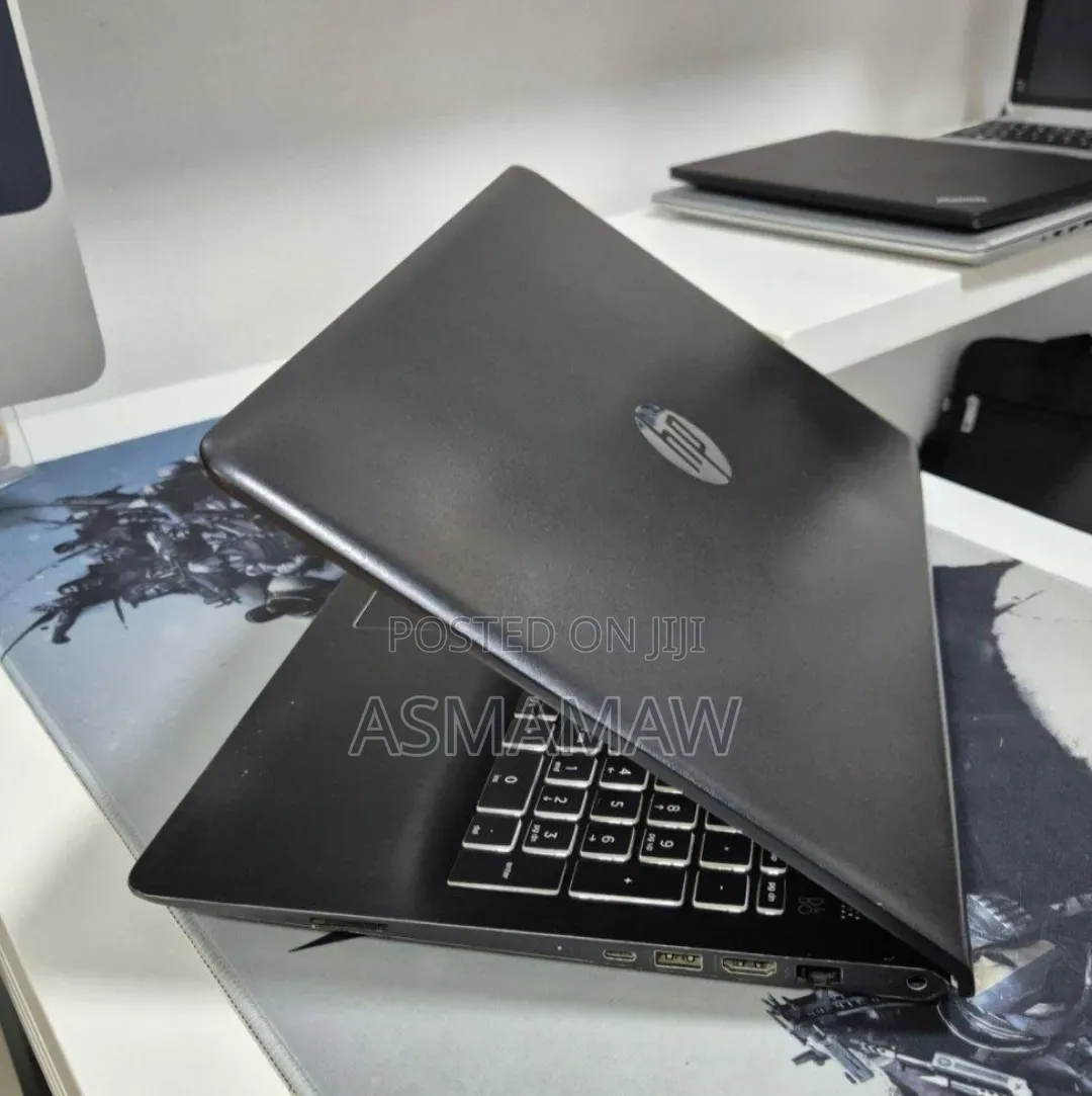 New Laptop HP Pavilion 14 8GB Intel Core i7 SSD 256GB