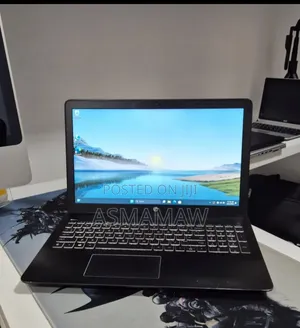 New Laptop HP Pavilion 14 8GB Intel Core i7 SSD 256GB
