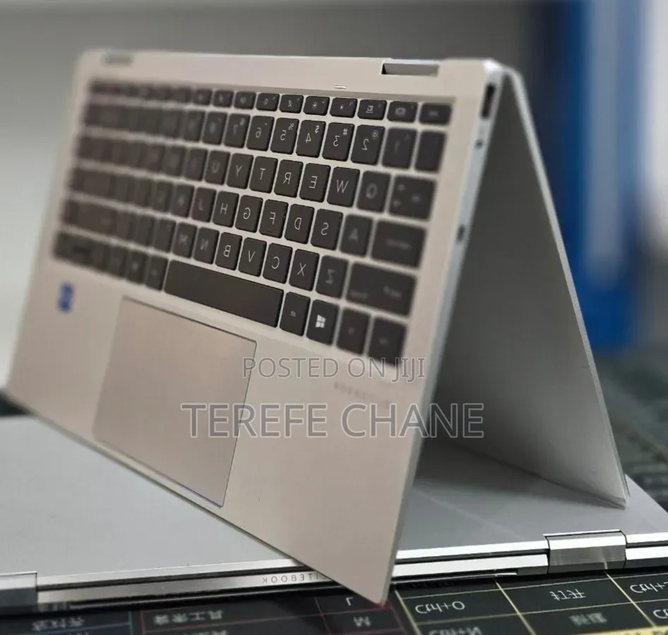 New Laptop HP EliteBook 1040 G8 16GB Intel Core i7 SSD 512GB