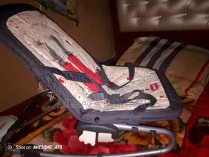 Baby Rocker/Bouncer Seat (Infant Rocking Chair).