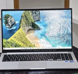 New Laptop Samsung Galaxy Book4 16GB Intel Core 7 SSD 512GB