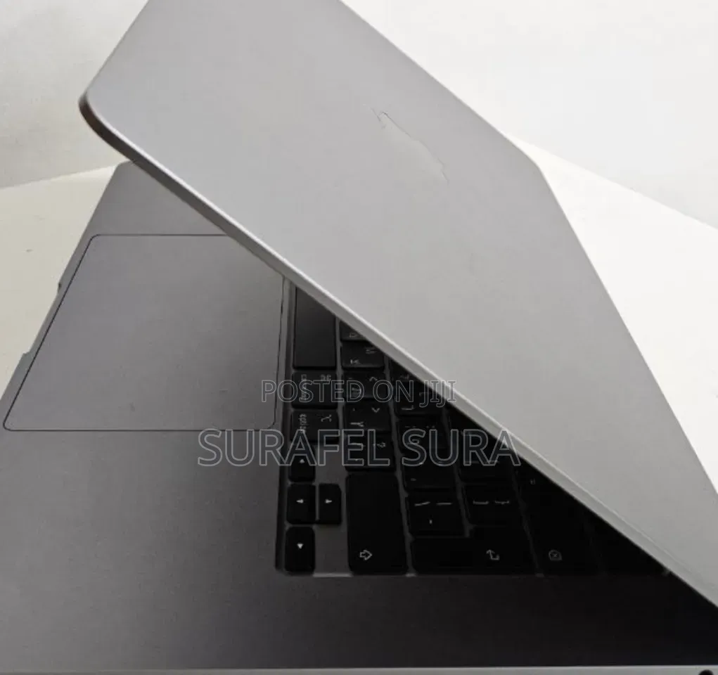 New Laptop Apple MacBook Air 2024 M3 8GB Apple M3 SSD 512GB