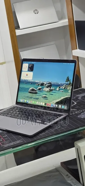 New Laptop Apple MacBook Pro 2022 M2 16GB Apple M2 SSD 512GB