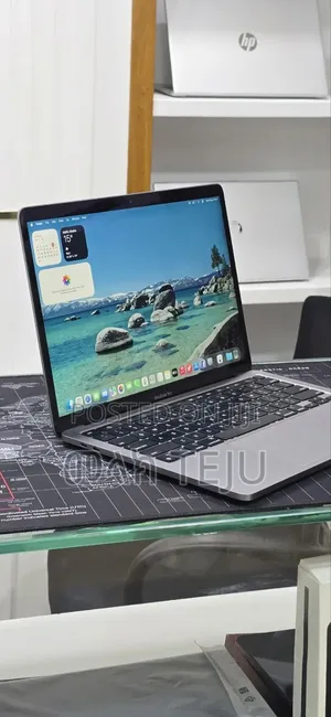 New Laptop Apple MacBook Pro 2022 M2 16GB Apple M2 SSD 512GB