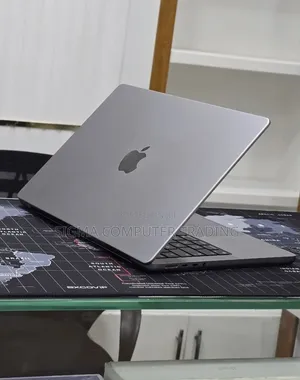 New Laptop Apple MacBook Pro 2021 M1 32GB Apple M1 Pro SSD 512GB