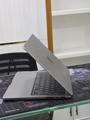 New Laptop Apple MacBook Pro 2021 M1 32GB Apple M1 Pro SSD 512GB