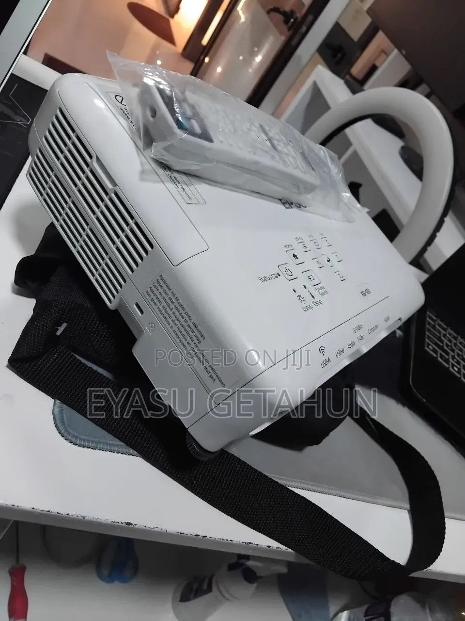 EPSON Projector
Model Name: EB-S31
Hardware Interface: VGA, USB, H