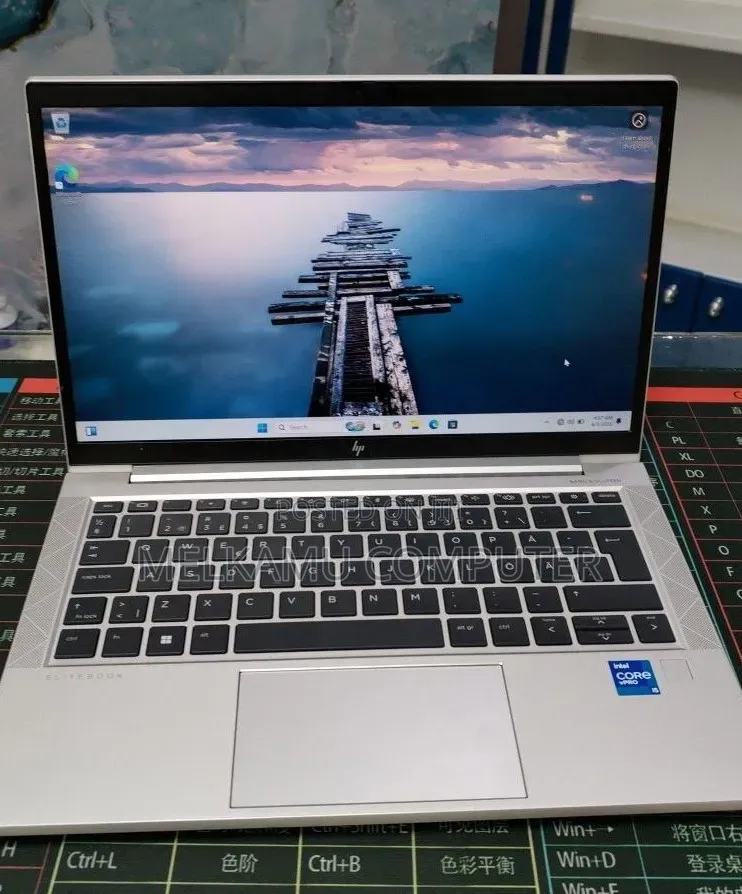 New Laptop HP EliteBook 830 G8 16GB Intel Core i5 SSD 512GB