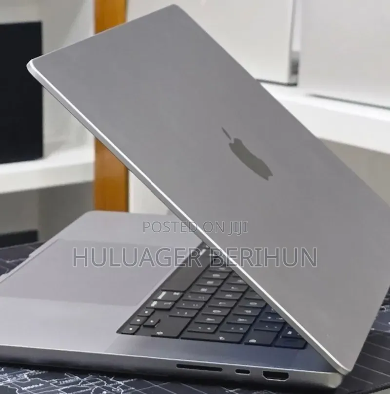 New Laptop Apple MacBook Pro 2021 M1 Max 32GB Apple M1 Max SSD 512GB