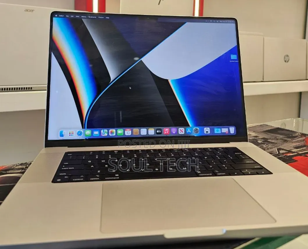 New Laptop Apple MacBook Pro 2021 M1 16GB Apple M1 Pro SSD 512GB