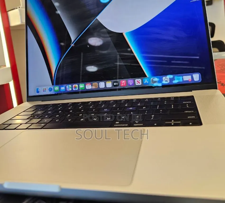 New Laptop Apple MacBook Pro 2021 M1 16GB Apple M1 Pro SSD 512GB